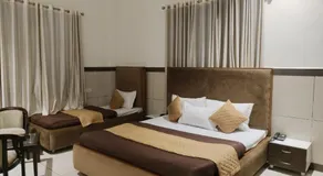 Primrose Hotel - Image 2