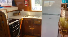 Tin Can Bay Houseboats - Image 3