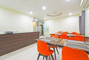 Super Townhouse Kondapur Near Botanical Garden Formerly RRR Inn - Image 4
