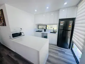 Holiday Home on Acreage Block Next to M1 and Close to Everything - Image 3