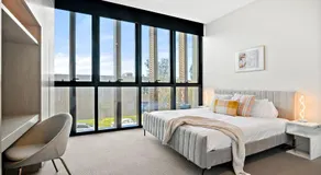 Luxury VIP 4-Bedroom Townhouse in Port Melbourne - Image 2