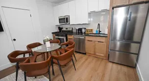 Chicago 3BR King Beds Sleeps 8 Near Humboldt Park - Image 4