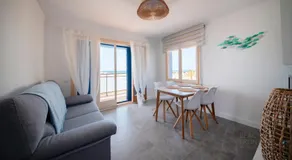 R154 Apartamento Frente al Mar en Coma-Ruga 3 - Image 3