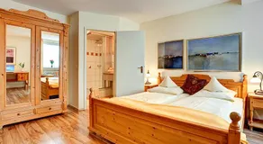 Stadthotel Detmold - Image 2