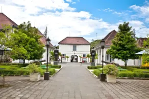 Hola Villa Jogja with Privatepool - Image 2
