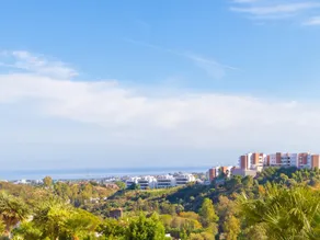Premium apartment in Benahavis with balcony - Image 5