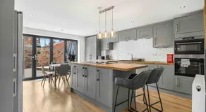 GuestReady - Charming Retreat in Trafford - Image 3