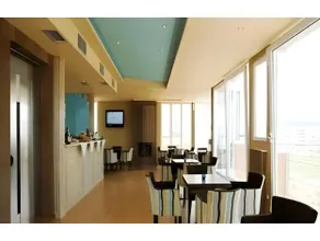 Perea Hotel - Image 4