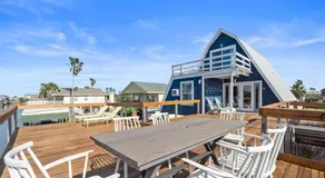 The Crab Shack Waterfront Canal with Cowboy Soaking Pool and Boat Dock - Image 4