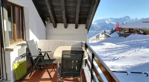 Romantic Chalet-Style Flat with Mountain View - Image 3