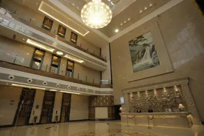 Vienna International Hotel (Mount Emei Crystal Plaza Hotel) - Image 2