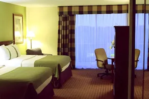 Garden Plaza Hotel - Image 5