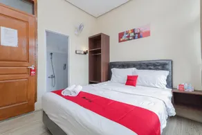 RedDoorz at WR Supratman Batu - Image 4