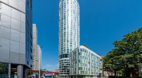 Luxury 2BR 2BA Central London Rooftop and Gym - Image 3