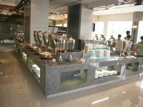 Fangzhong Holiday Hotel - Image 2