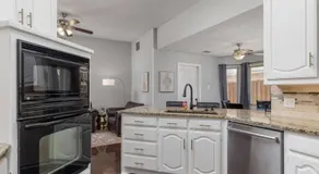 Large Executive Family Home with Pool near DFW Airport - Image 3