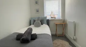 Barry Waterfront Stays - ENTIRE 3 BED PROPERTY - Image 2