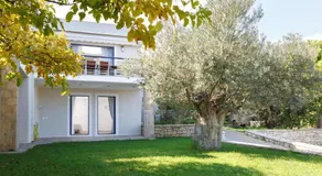 Into The Blue Villa - Image 4