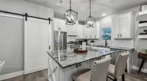 Mins to Granbury Med Ctr, Mins to Lake, Firepit, Stunning Modern Kitchen - Image 3