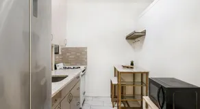 428-2W Newly Furnished Prime Location 2BR Sleeps 5 - Image 3