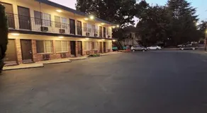 Executive Lodge - Image 5