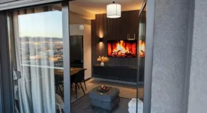 Fior Apartment with Balcony View - Image 2