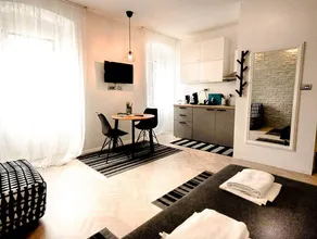 L&B Old Town Studio Apartments - Image 3