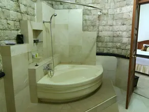 Dalem Agung Palagan 99 Hotel - Image 2