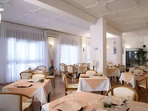 Beach Hotel Terracotta - Image 5