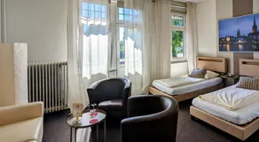Hotel Schweizerhaus - Image 2