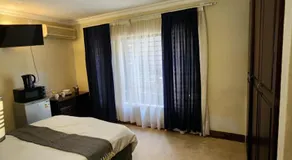 Romantic Getaway Hartbeespoort - Image 2
