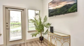 Luxury 2BR Retreat with King Beds Fast Wiff Resort Pool - Image 4