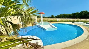 252 Wilksworth Caravan Park Two Bedroom Pool Access - Image 4