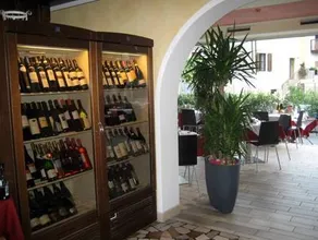Rolly - Rooms & Restaurant - Image 4