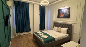Neva Corner Hotel - Image 2