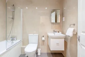 Roomspace Serviced Apartments- Regents Court - Image 5