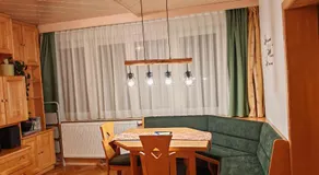 Vintage Apartment - Image 4