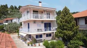 Liakos' Apartments - Image 5