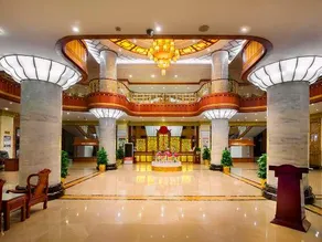 Golden Phoenix Hotel - Image 5