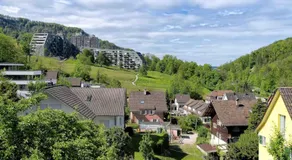 Ganzes Einfamilienhaus mit Garten & 2 Parkplätzen bei Zürich - Image 3