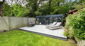 Ascot stunning and modern 4 bedroom town house with 156 sq ft garden office 28 - Image 4