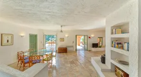 Beachfront Majestic Villa - Image 3