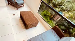 Apartamento até 10 pessoas na enseada Guarujá em condomínio clube praia piscinas salão jogos quadra futebol campo parquinho brinquedos Wi-fi Home office - Image 3