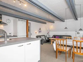 3-Bed Retreat with Modern Kitchen - Image 5