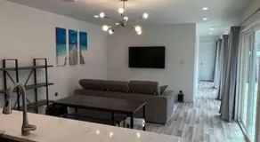 Lake home on 3 acres - Image 3