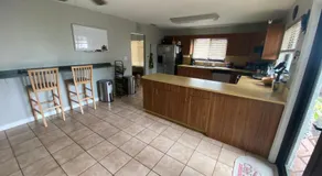 Spanish Style House - Free Parking - Image 3