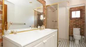 Eagles Point - Water Views - Pet Friendly - Image 2