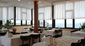 EMOS HOTEL - Image 4
