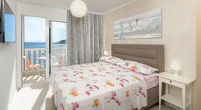 Superb Beachfront Luxury Seaview with Private Beach - Image 2