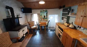 CherryTreeCottage - Cosy 19thCentury Pet Friendly - Image 2